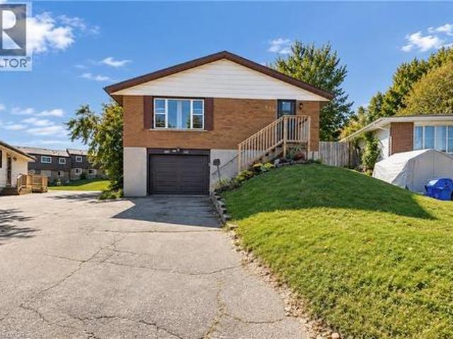 House for sale in Country Hills, Kitchener