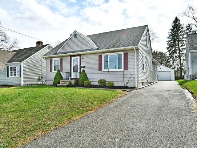 House for sale in Hubbard, Ohio