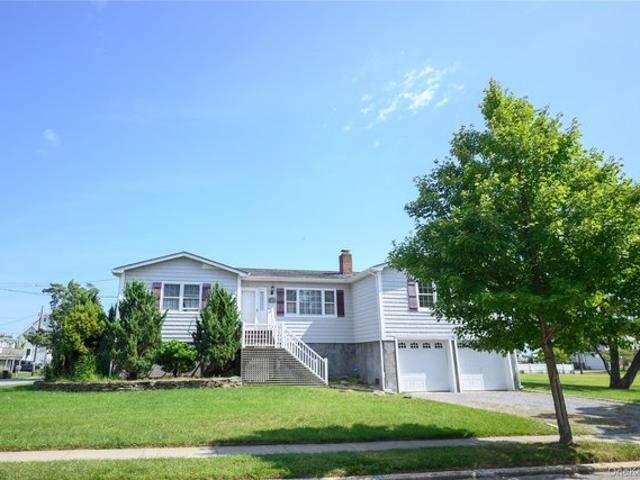 House for sale in Center Moriches, Town of Brookhaven