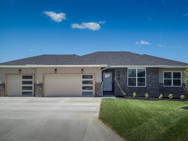 House for sale in Clever, Christian County