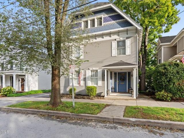 House for sale in Saratoga, New York