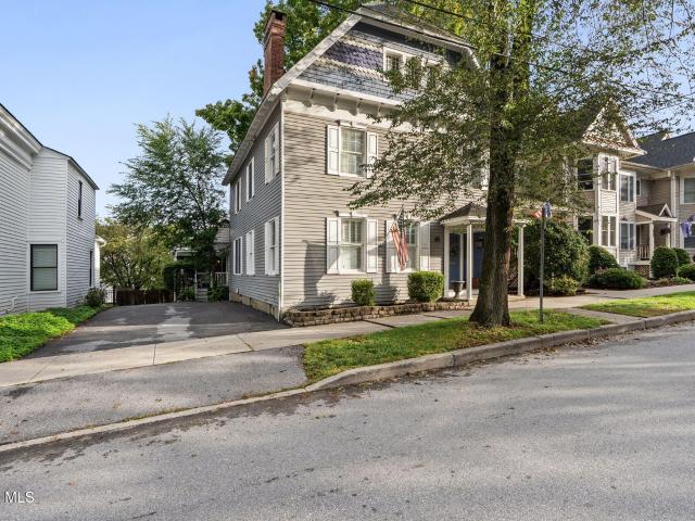 House for sale in Saratoga, New York