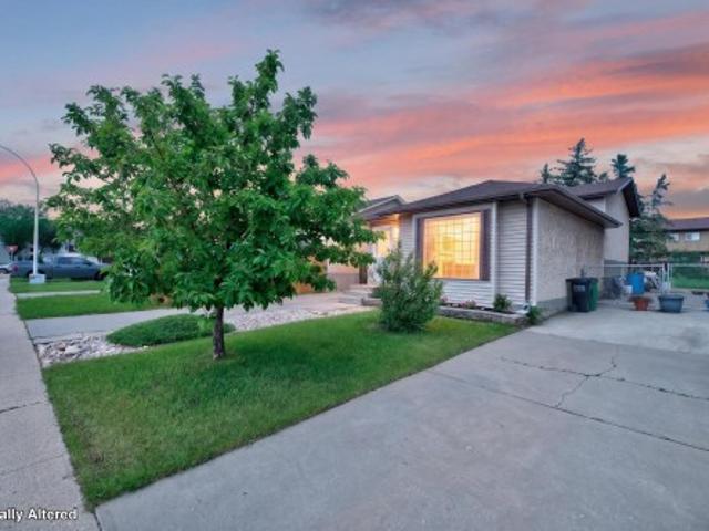 House for sale in Wedgewood, Alberta