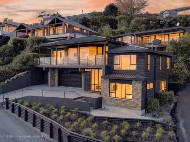 House for sale in Chaslands, Canterbury