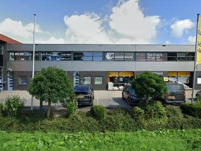 Bedrijfspand te koop in Bleskensgraaf, Zuid Holland