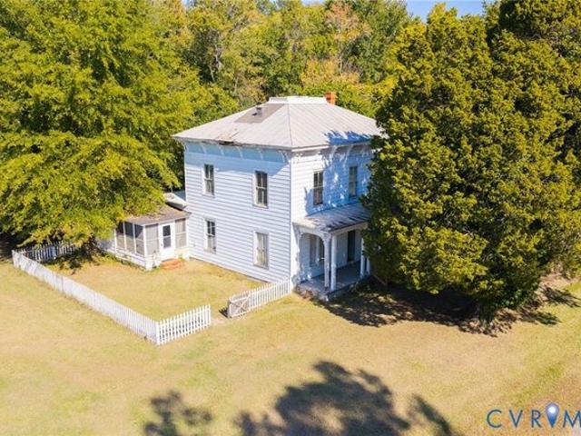 House for sale in Claremont, Surry County