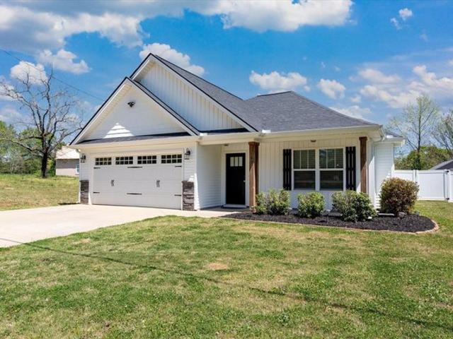 House for sale in Campobello, South Carolina