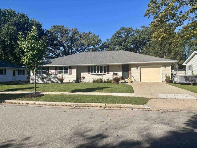 House for sale in Oshkosh, Winnebago County