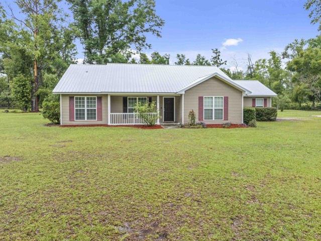 House for sale in Lee, Florida