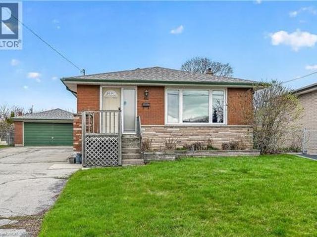 House for sale in Ancaster, Ontario