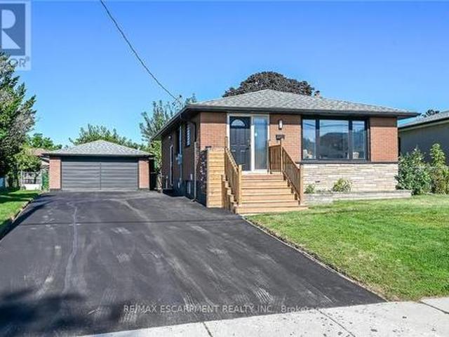 House for sale in Ancaster, Ontario