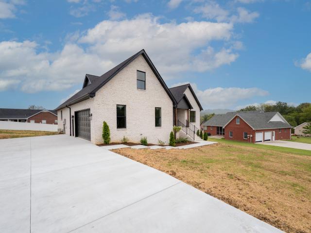 House for sale in Woodbury, Middle Tennessee