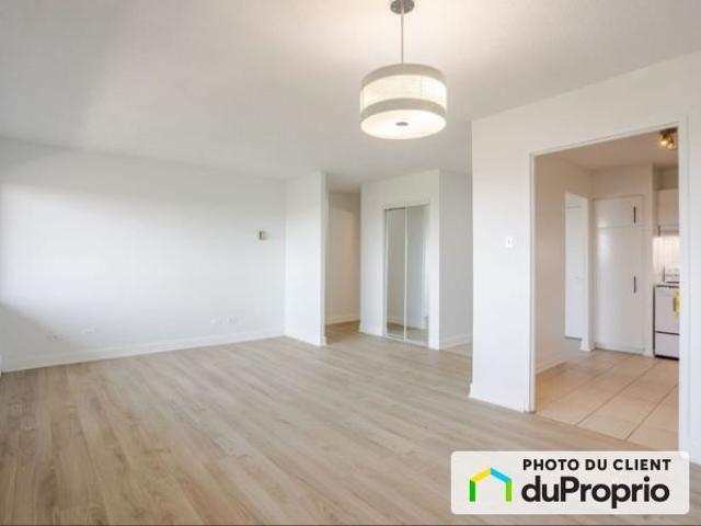 Apartment for rent in Saint-Laurent, Montréal