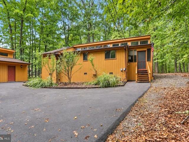 House for sale in Hedgesville, West Virginia
