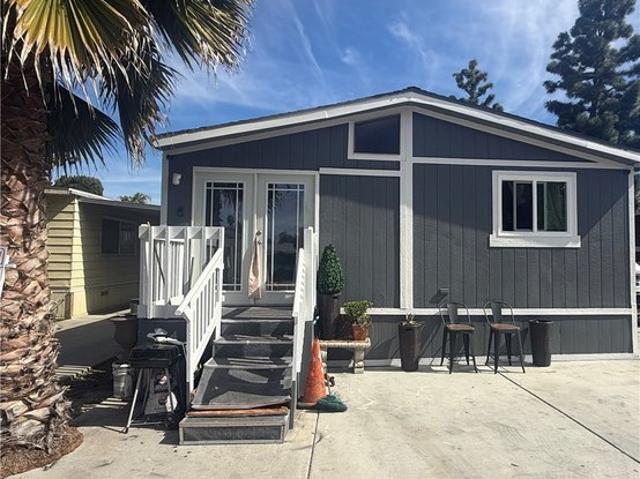 House for sale in Tustin, California