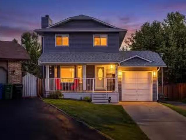 House for sale in Sandstone Valley, Calgary