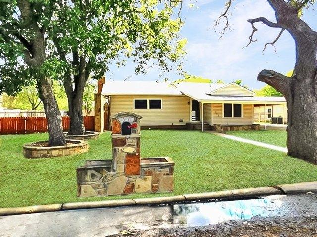 House for sale in De Young, Texas
