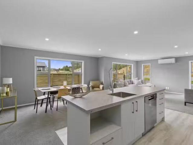 House for sale in Days Bay, Wellington