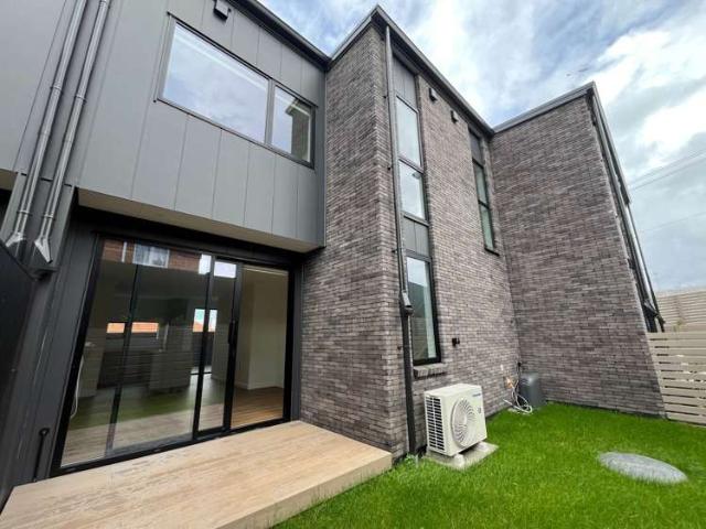 Townhouse for rent in Glen Innes