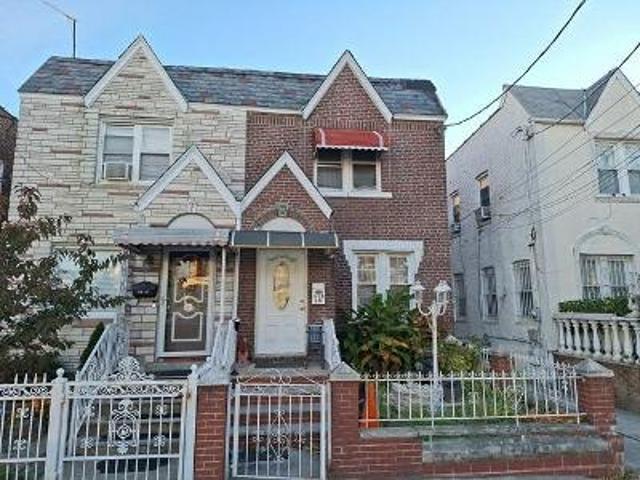 House for sale in Queens, Arverne