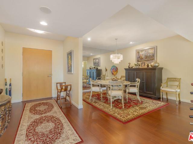 Condo for sale in Canoga Park, California