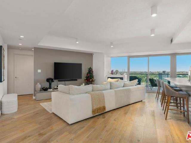 Condo for sale in Canoga Park, California