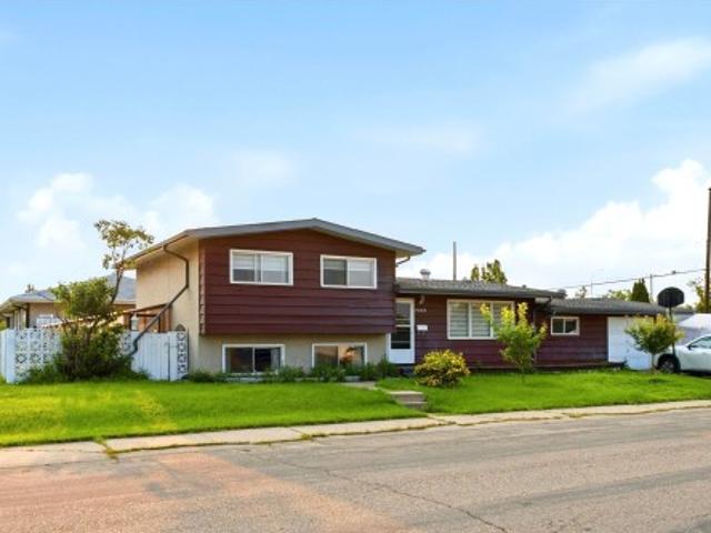 House for sale in Wedgewood, Alberta