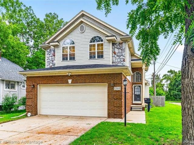 House for sale in Fenton, Michigan