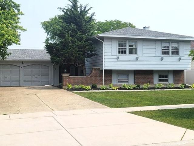 House for sale in Hoffman Estates, Illinois