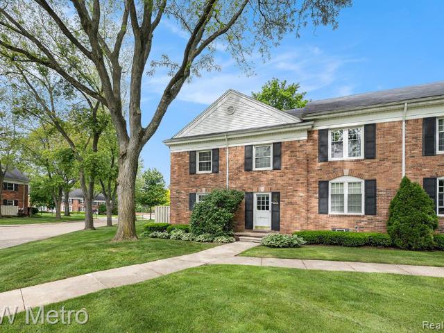 Condo for sale in Bloomfield Hills