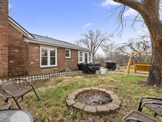 House for sale in Mount Washington, Kentucky