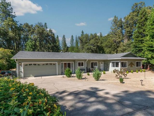 House for sale in Pine Grove, California