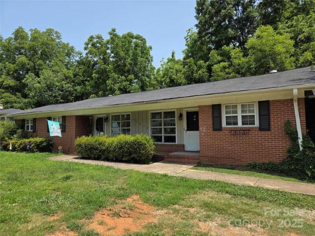 Duplex for sale in Huntersville