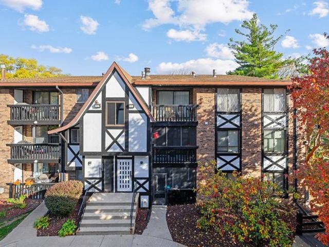 Condo for sale in Crestwood, Illinois