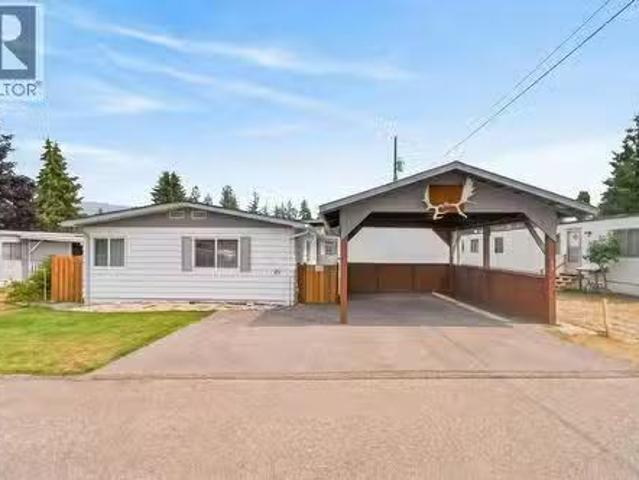 House for sale in Salmon Arm, British Columbia