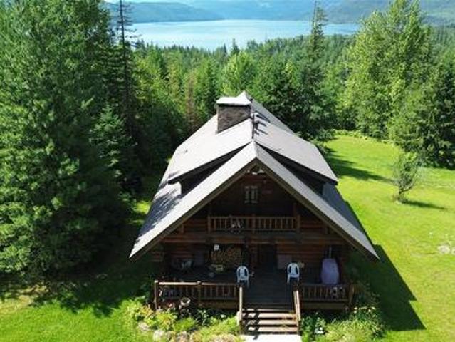 House for sale in Seymour Arm, British Columbia