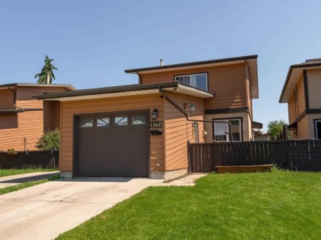Townhouse for sale in Wedgewood, Alberta
