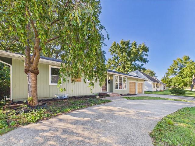 House for sale in Meadowmere, Grandview