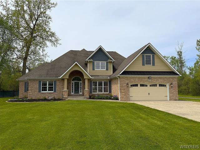 House for sale in Bowmansville, New York
