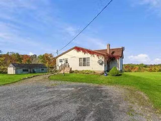 House for sale in Lockhartville, Kings County