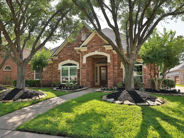 House for sale in Cypress