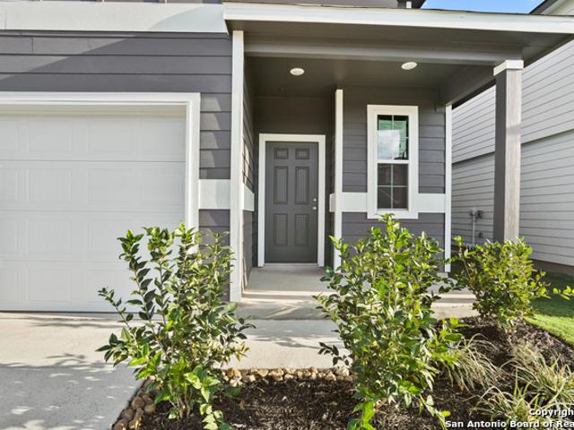 House for sale in Saint Hedwig, Texas