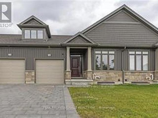 Townhouse for rent in Arva, Ontario