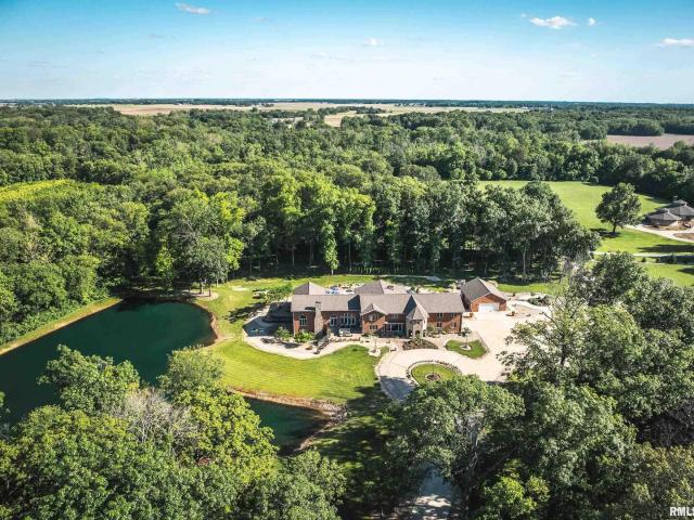 Townhouse for sale in Highland, Illinois