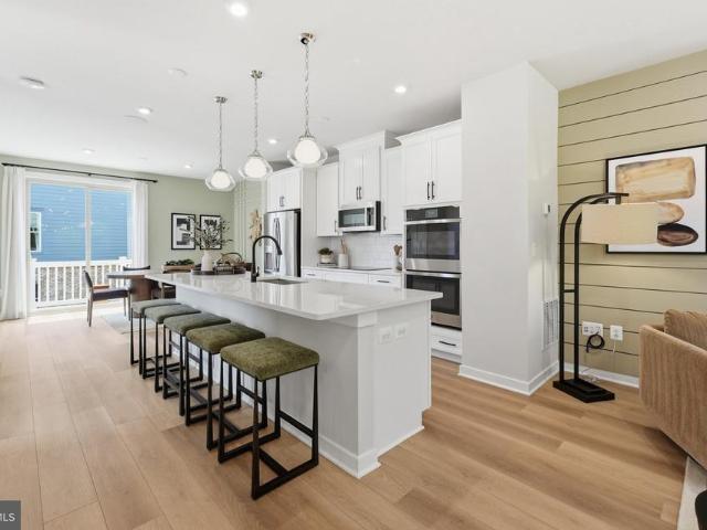 Townhouse for sale in Quartz District, Dale City