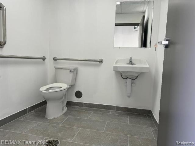 Commercial for sale in Southgate, Michigan