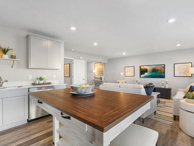 Townhouse for sale in Rosemount