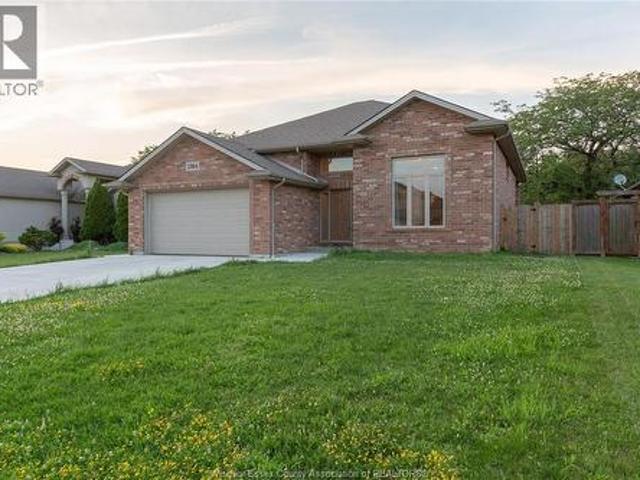 House for sale in Lakeshore, Ontario