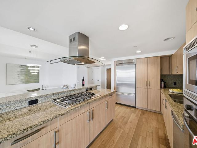 Condo for sale in Canoga Park, California