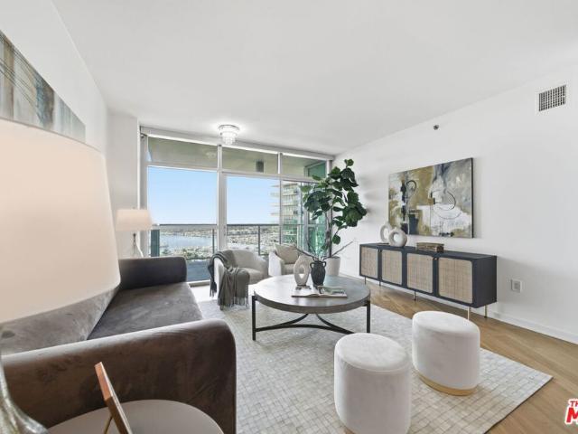 Condo for sale in Canoga Park, California